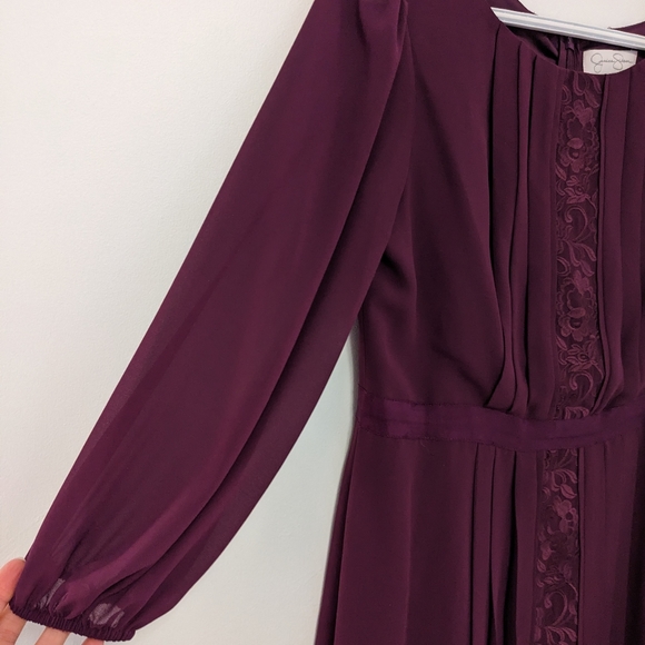 Jessica Simpson plum midi dress long sleeves pleated lace front panel Sz8 - Picture 6 of 7